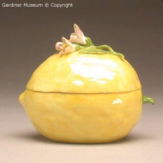 Sauce tureen in the form of a lemon