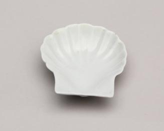 Shell-Shaped Pickle Dish