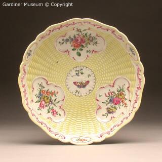 Yellow-ground basket moulded dish