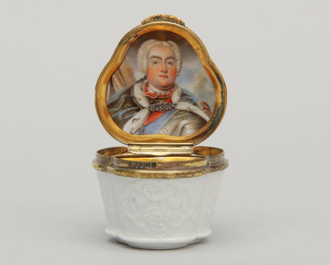 Snuffbox with a Portrait of Augustus III (1696-1763), Elector of Saxony and King of Poland