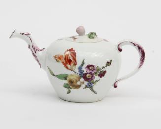 Teapot with "Deutsche Blumen"