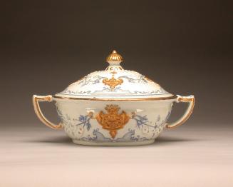 Tureen with Baroque design in blue and gold