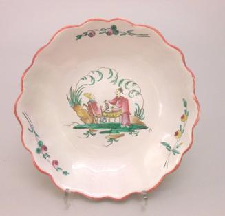 Shallow bowl with chinoiserie decoration