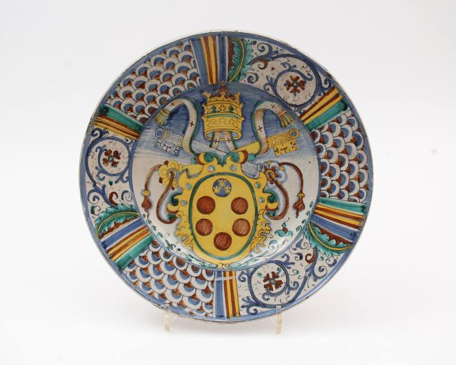 Dish with the arms of Pope Clement VII (1523-1534)