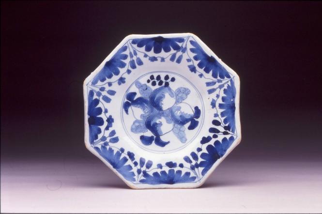 Octagonal plate with fruit design