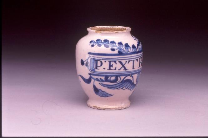 Drug jar with inscription 'P: EXTR: GENTIA:'
