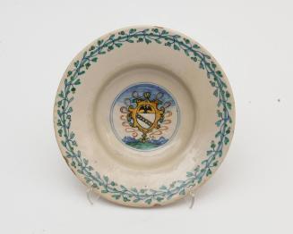 Broad-rimmed dish (tondino) with armorial