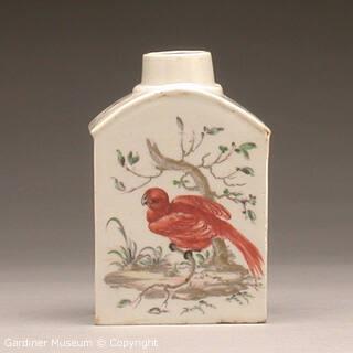 Tea caddy with exotic birds
