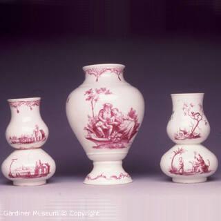 Garniture of vases (3) in puce camaieu