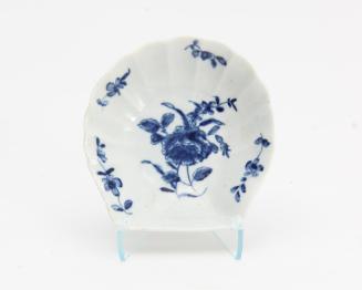Shell-shaped Dish with Flora Sprays pattern