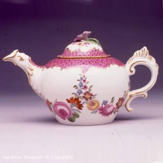 Teapot with swags