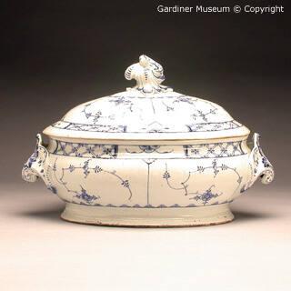 Covered tureen with scattered flowers