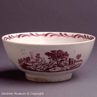 Bowl with "Wood Pigeons" pattern