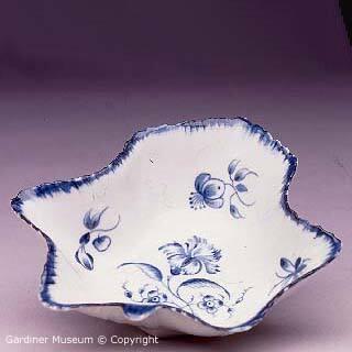 Pickle leaf dish with "The Gillyflower" pattern