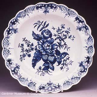 Small plate with "The Pine Cone" pattern