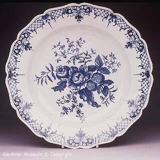 Dinner plate with "The Pine Cone" pattern