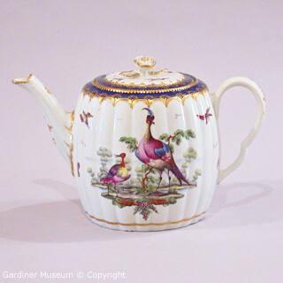 Teapot with exotic birds