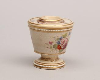 Vase-shaped inkwell with floral pattern