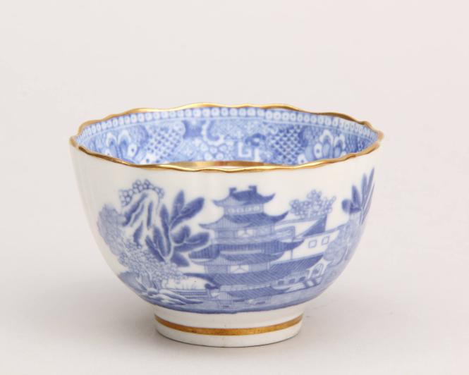 Tea bowl, printed with "Broseley" pattern in underglaze blue