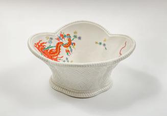 Quatrefoil Bowl with Kakiemon 'Twisted Dragon' Pattern