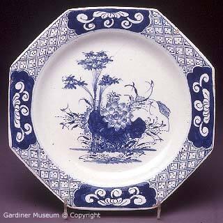 Octagonal Plate with Asian-style Pattern