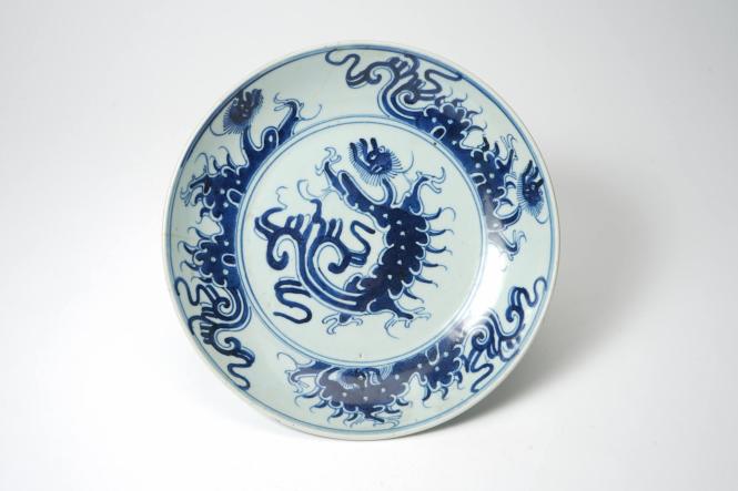 Plate with dragons