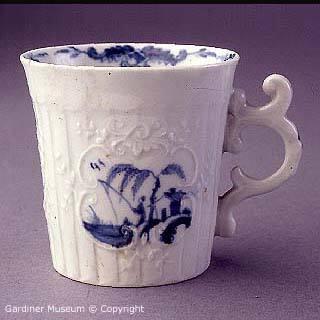 Coffee cup with 'Fisherman and Willow Pavilion' pattern