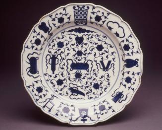 Dessert plate with the "Hundred Antiques" pattern