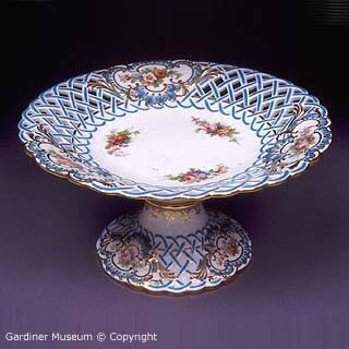 Dessert compote, "Newcastle" shape, with floral pattern