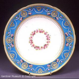 Plate with 'bleu celeste' Sèvres style pattern