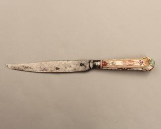 Knife handle with Pierrot motif