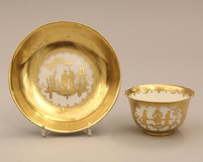 Tea bowl and saucer with chinoiseries