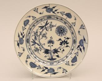 Plate with the with Meissen's 'Zwiebelmuster' pattern