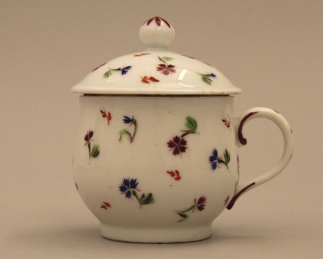 Covered pot a jus with "cornflower" pattern