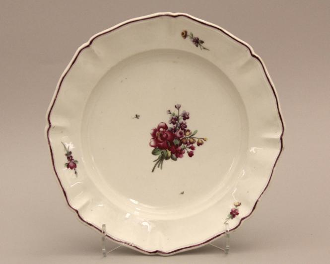 Soup plate with scattered florals