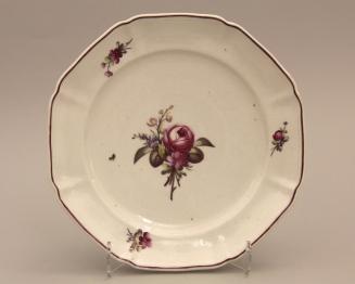 Plate with scattered bouquets