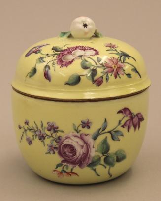 Sugar bowl with floral reserves