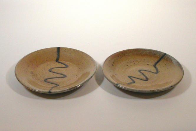 Pair of Plates with Zig-Zag Pattern